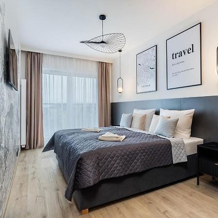 Klimatyzowany Apartament Very Berry Z Parkingiem W Poznaniu By Noclegi Renters Eksteriør billede