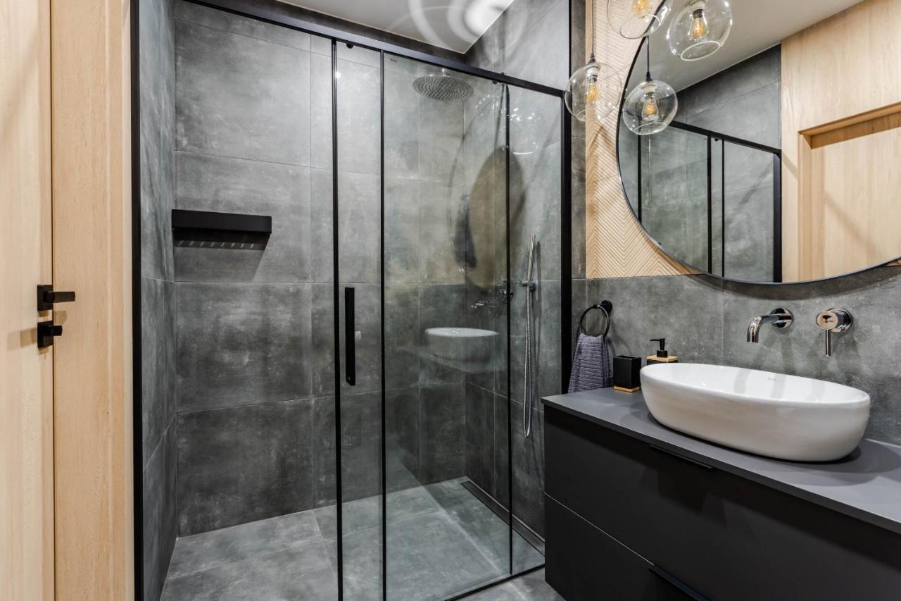 Klimatyzowany Apartament Very Berry Z Parkingiem W Poznaniu By Noclegi Renters Eksteriør billede