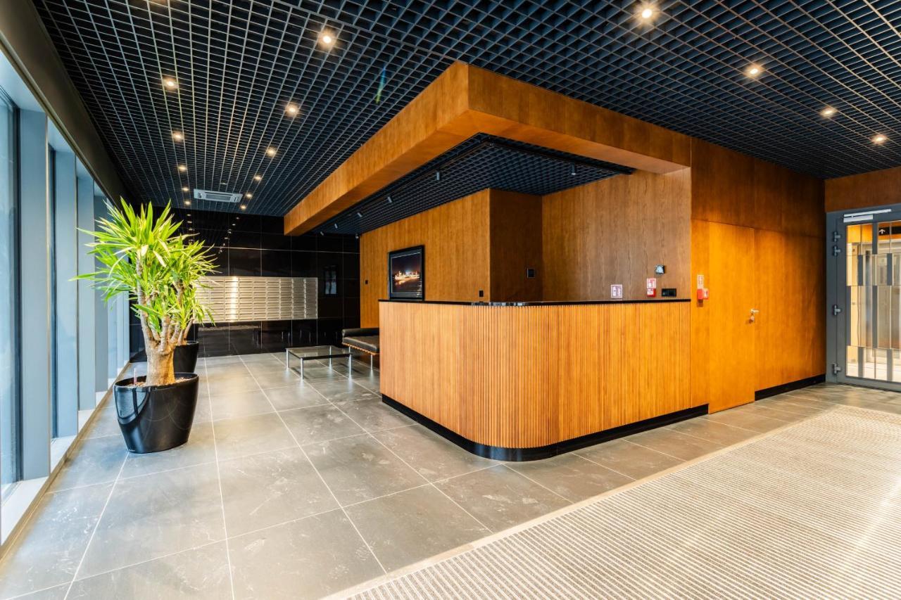 Klimatyzowany Apartament Very Berry Z Parkingiem W Poznaniu By Noclegi Renters Eksteriør billede