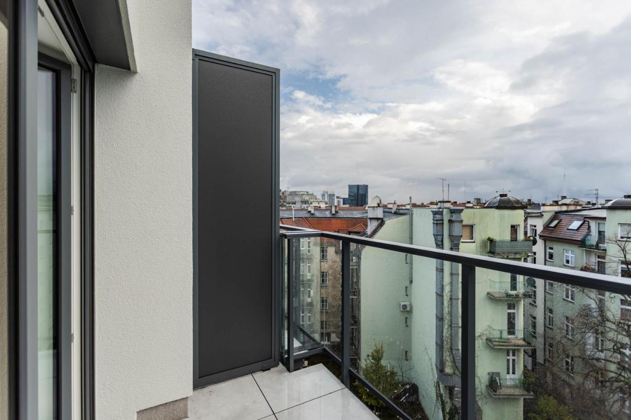 Klimatyzowany Apartament Very Berry Z Parkingiem W Poznaniu By Noclegi Renters Eksteriør billede